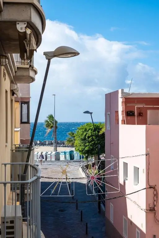 205 Los Cristianos by the beach, center, wifi AC