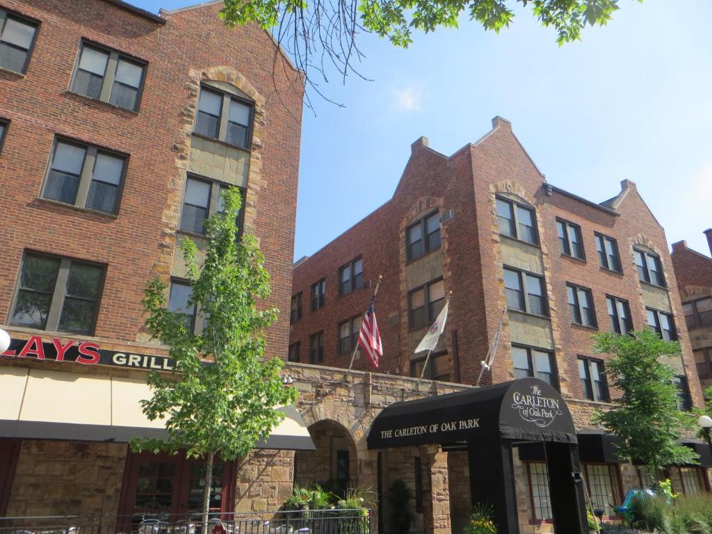 The Carleton of Oak Park Hotel by null