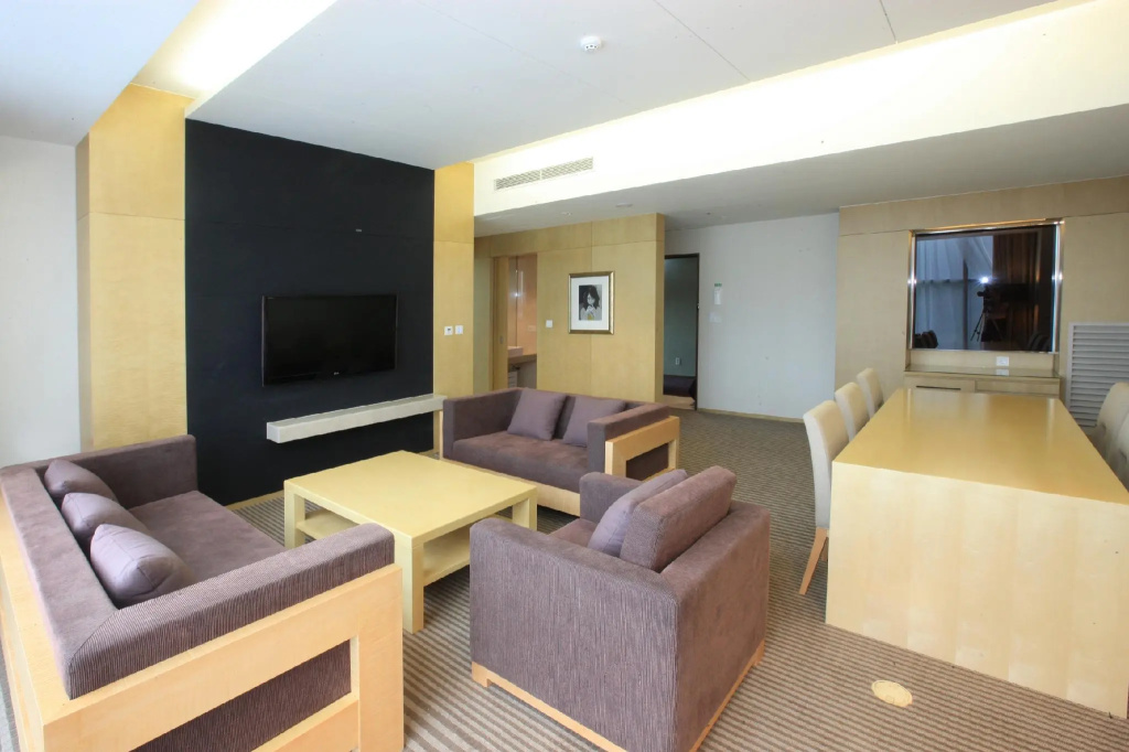 Luxury Double Suite (full double bed)