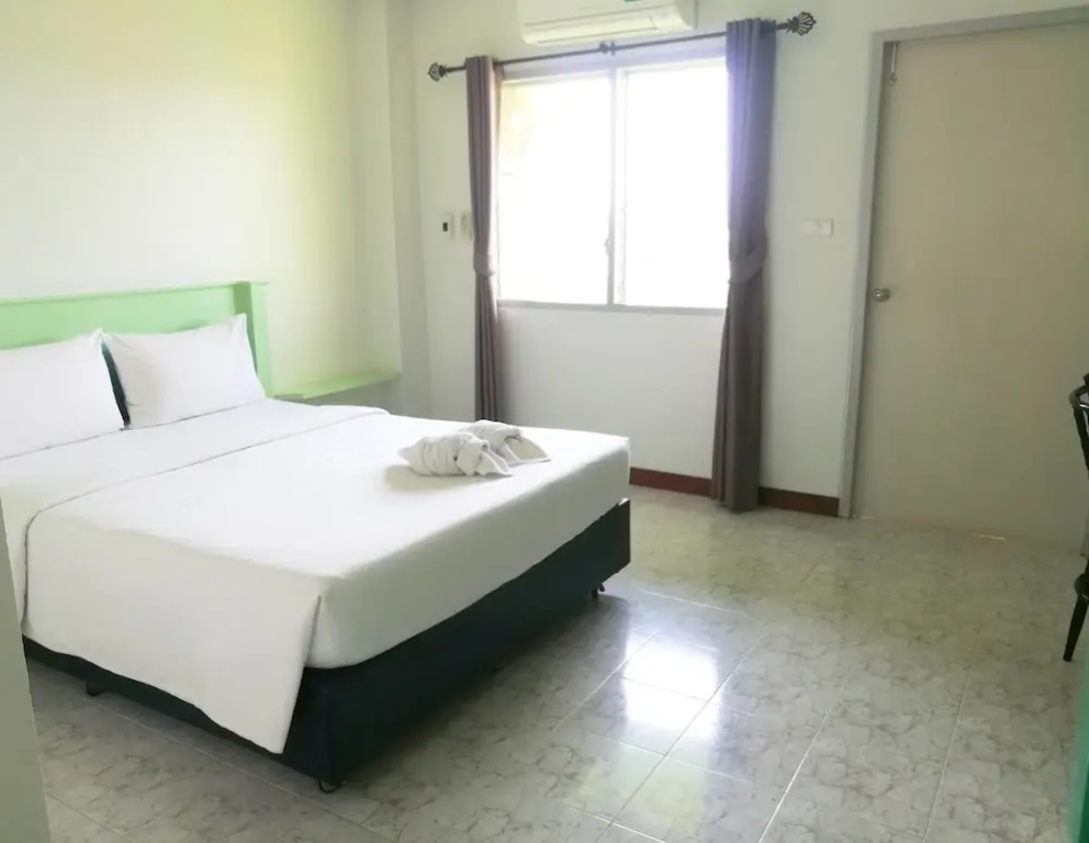 Standard Double room with balcony (full double bed)