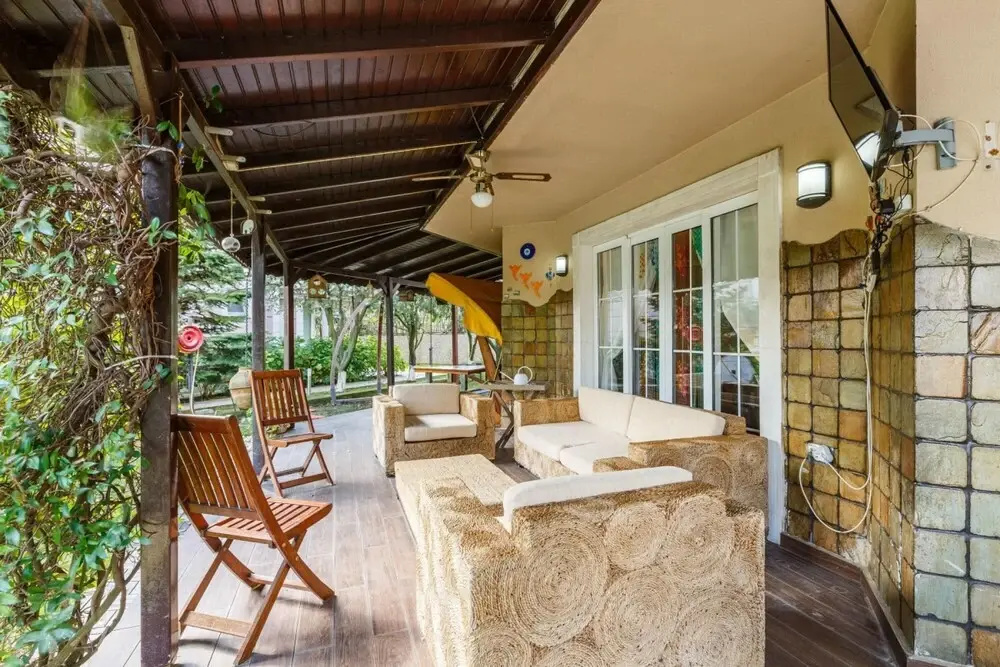 Charming Villa With Pool and Garden in Gebze