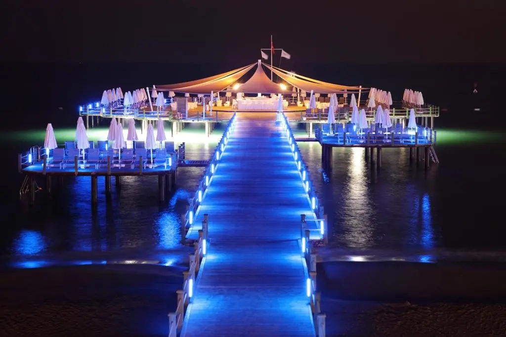 Beach & Waterfront