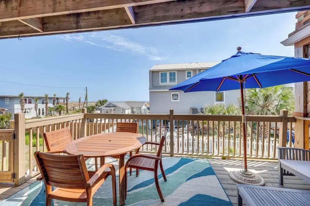 Fernandina Beach Vacation Rental: Steps to Beach!