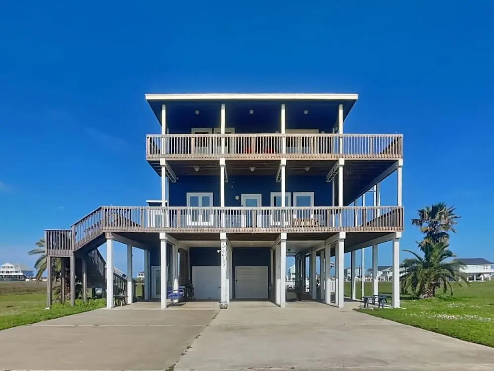 3 Bedrooms Cottage with balcony