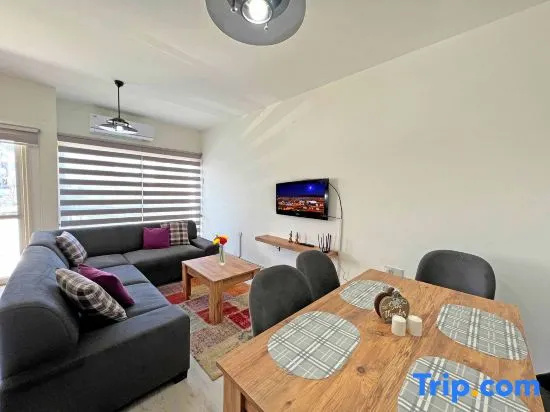 Kaşgar 2 Bed Sea View Apartment in Kyrenia by HolidayKeys