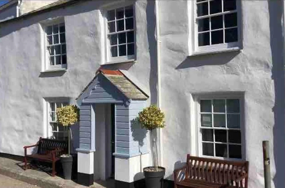 Gorgeous Coastal Cottage for 6 in Charlestown