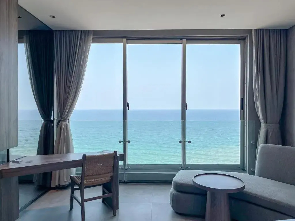 Deluxe Double room oceanfront (full double bed)