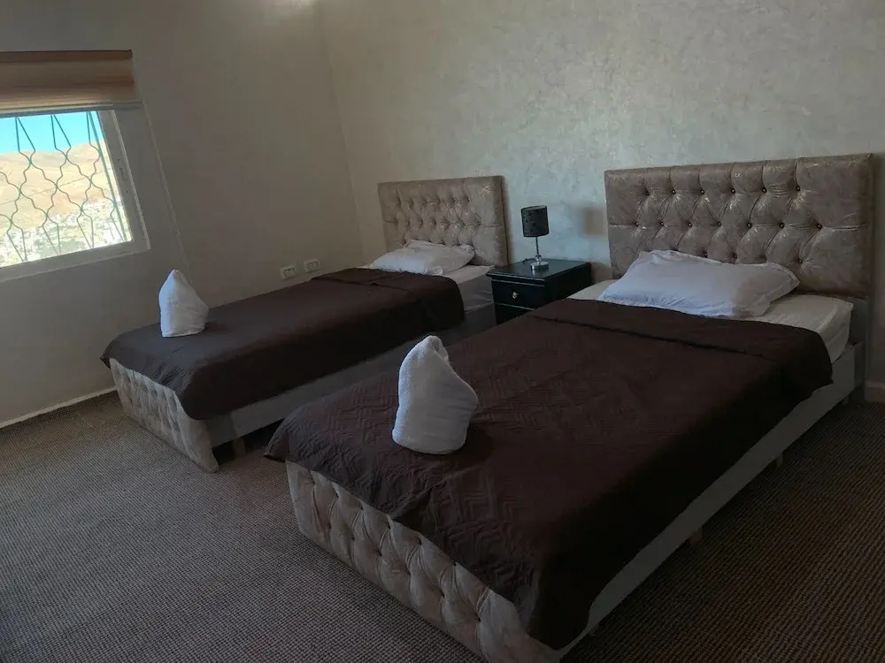 Deluxe Double room (twin beds)