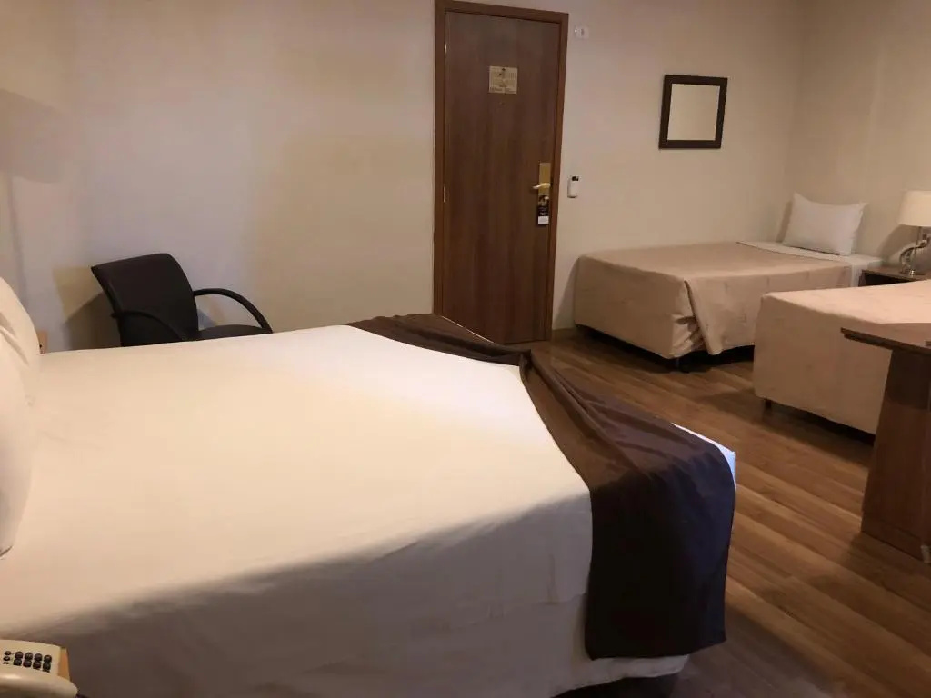 Summit Hotel Monaco - Chambres