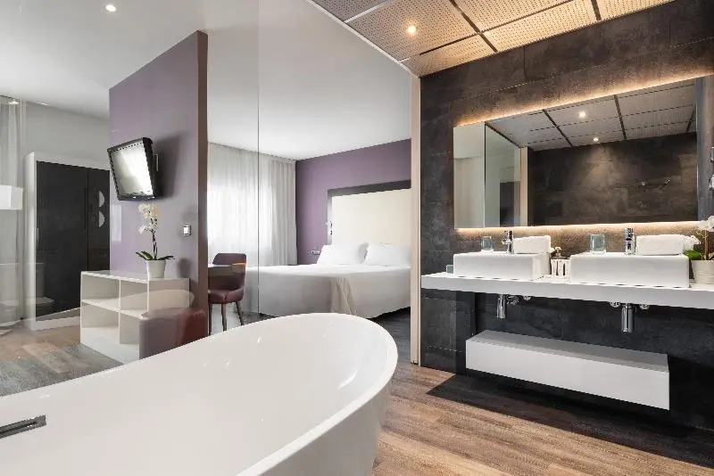 Superior Premium Double room (full double bed)