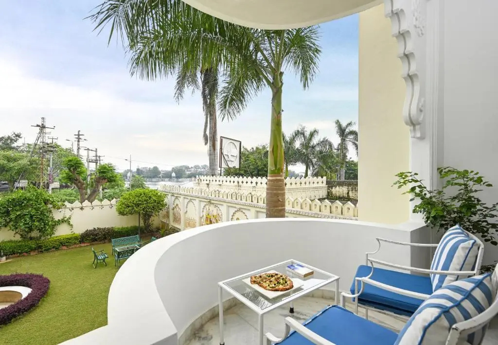 Standard room with balcony