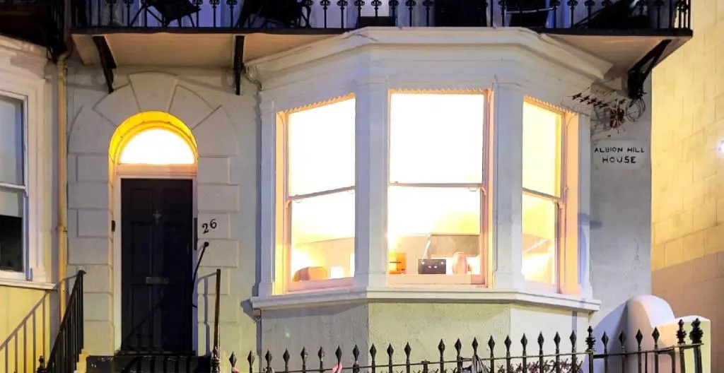 VICTORIAN Apartment with SEA VIEWS by ADLIV HOST