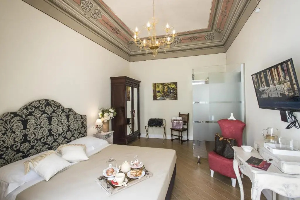 Deluxe Double room (full double bed)