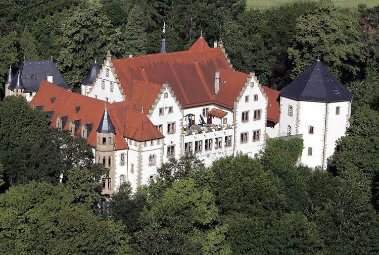 Schloßhotel Götzenburg image