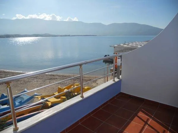 Balcony & Terrace