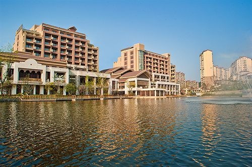 Beach & Waterfront