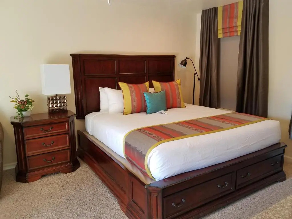Deluxe Double room (full double bed)