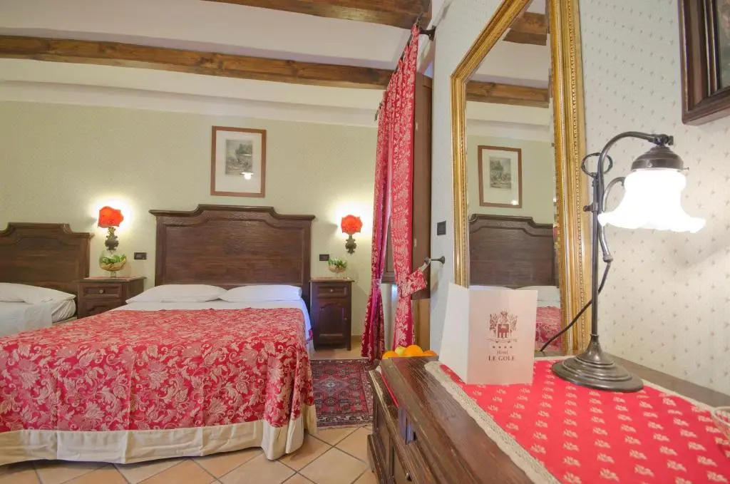 Standard Triple room
