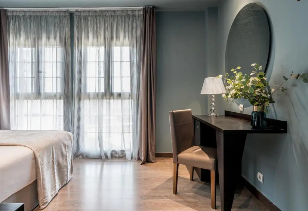 Pamplona Catedral Hotel - Chambres