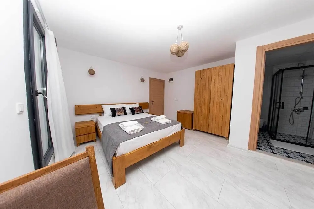 Deluxe room with balcony and with mountain view