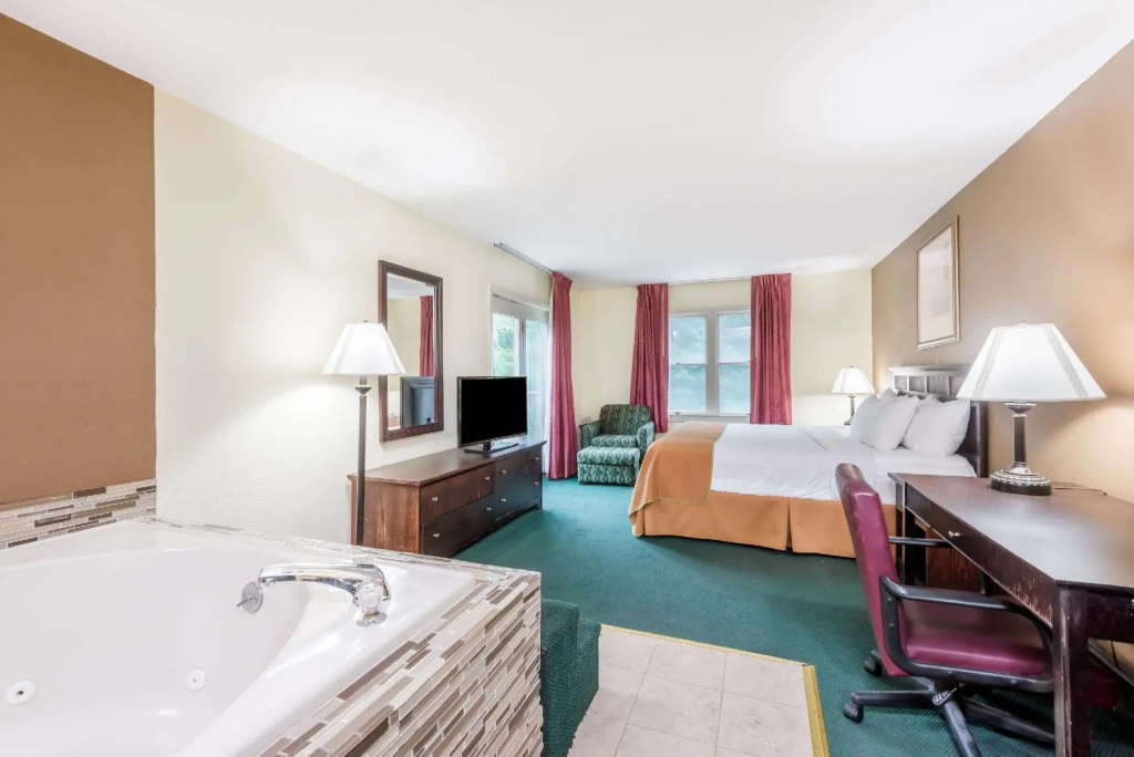Standard Double room (full double bed)