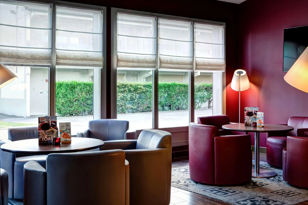 Lobby & Reception