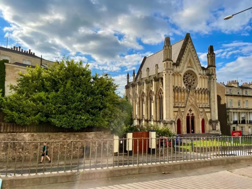 Grand & Graceful One Bed Flat in Clifton Village
