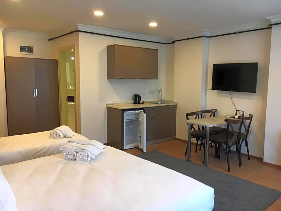 Double Studio (full double bed)