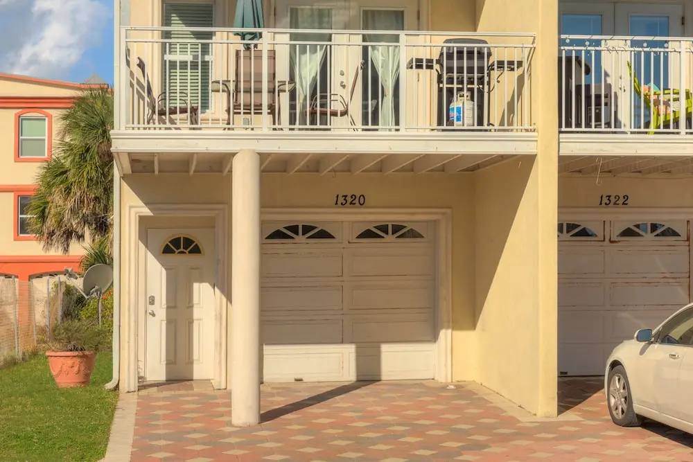 Pet Friendly Oceanviews Yellow A! Sleeps 6