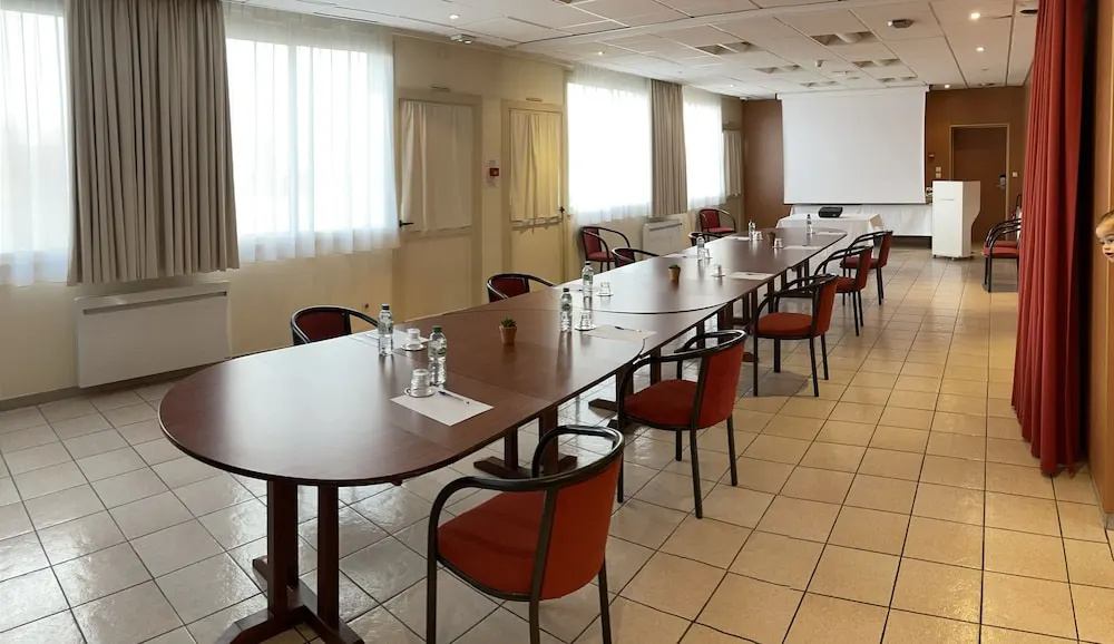 Cit' Hôtel la Pyramide - Général