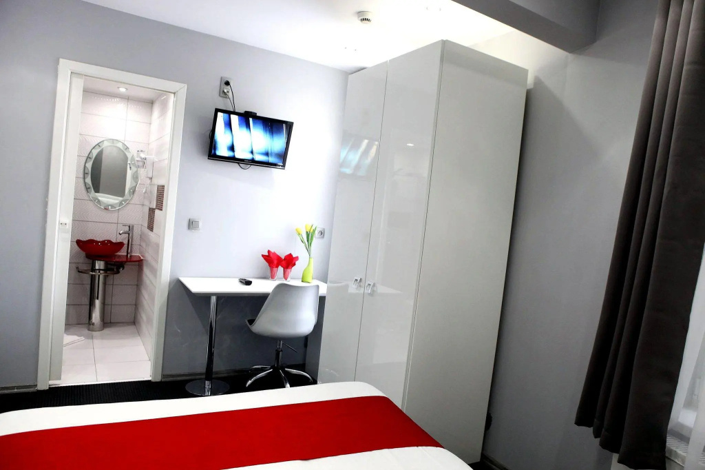 Standard Double room (full double bed)