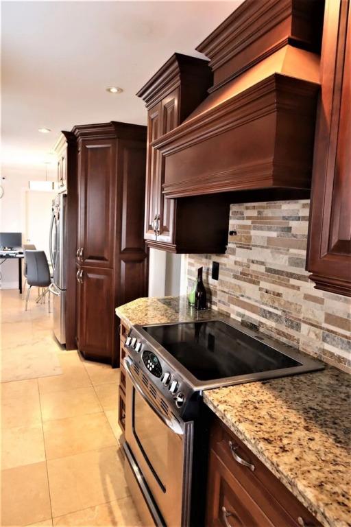 Beautiful bedroom in Mississauga - фото 12