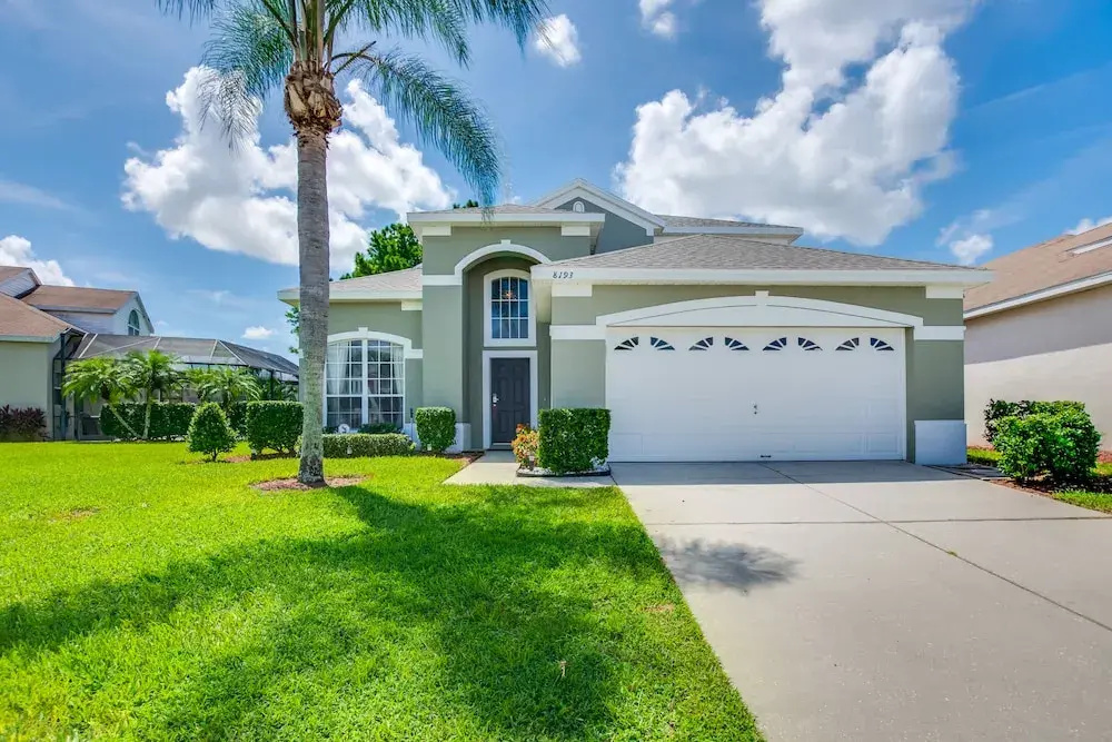 8193 Fan Palm Way