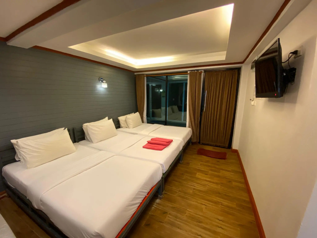 Triple room