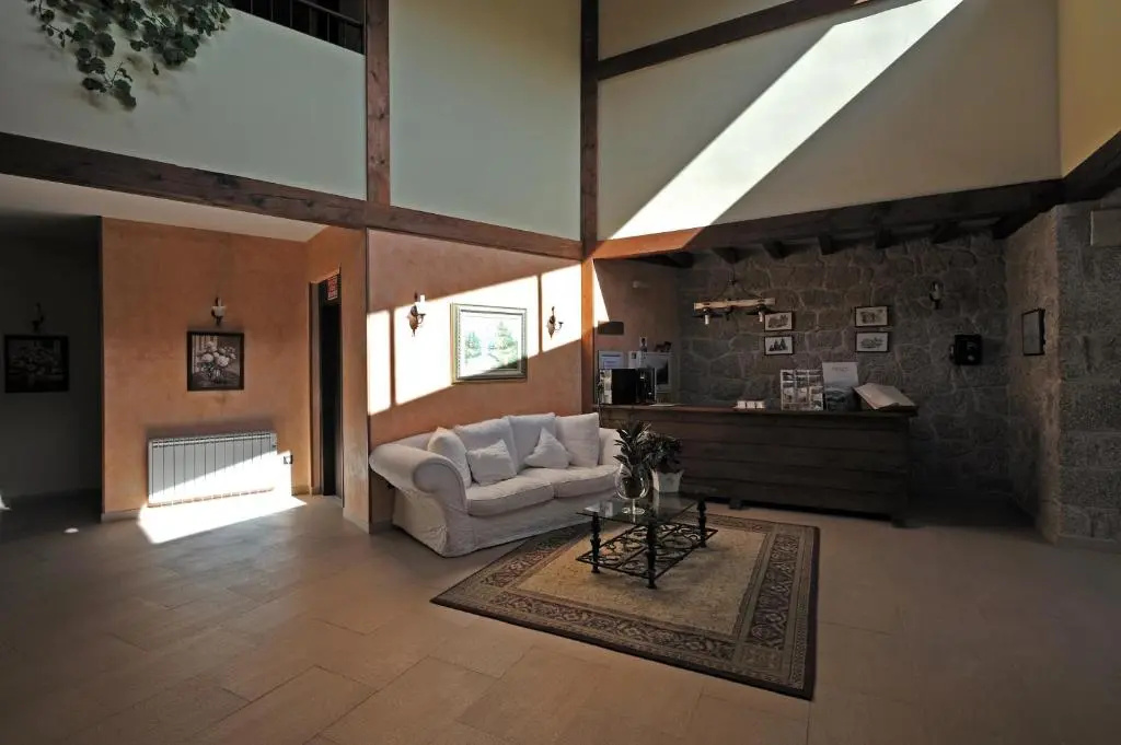 Lobby & Reception