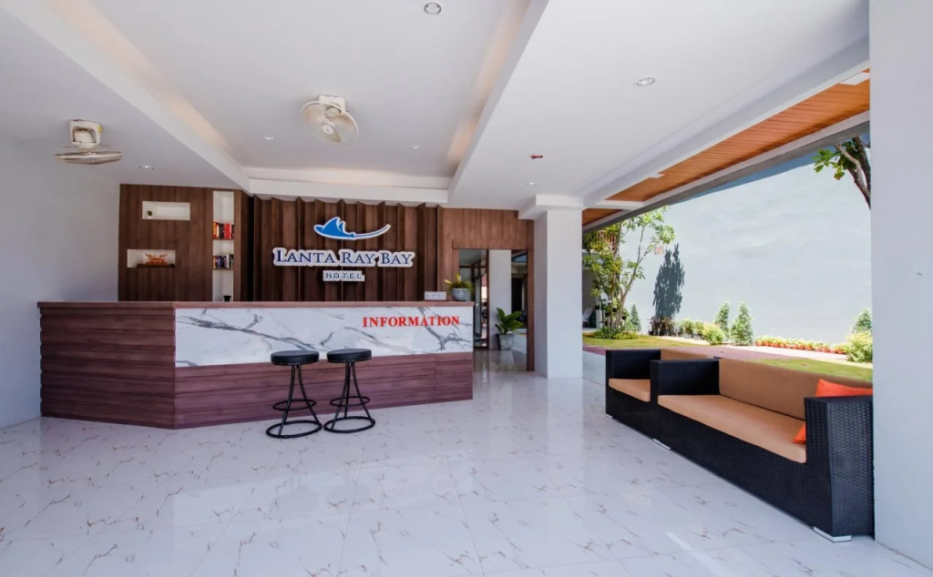 Lanta Ray Bay Hotel