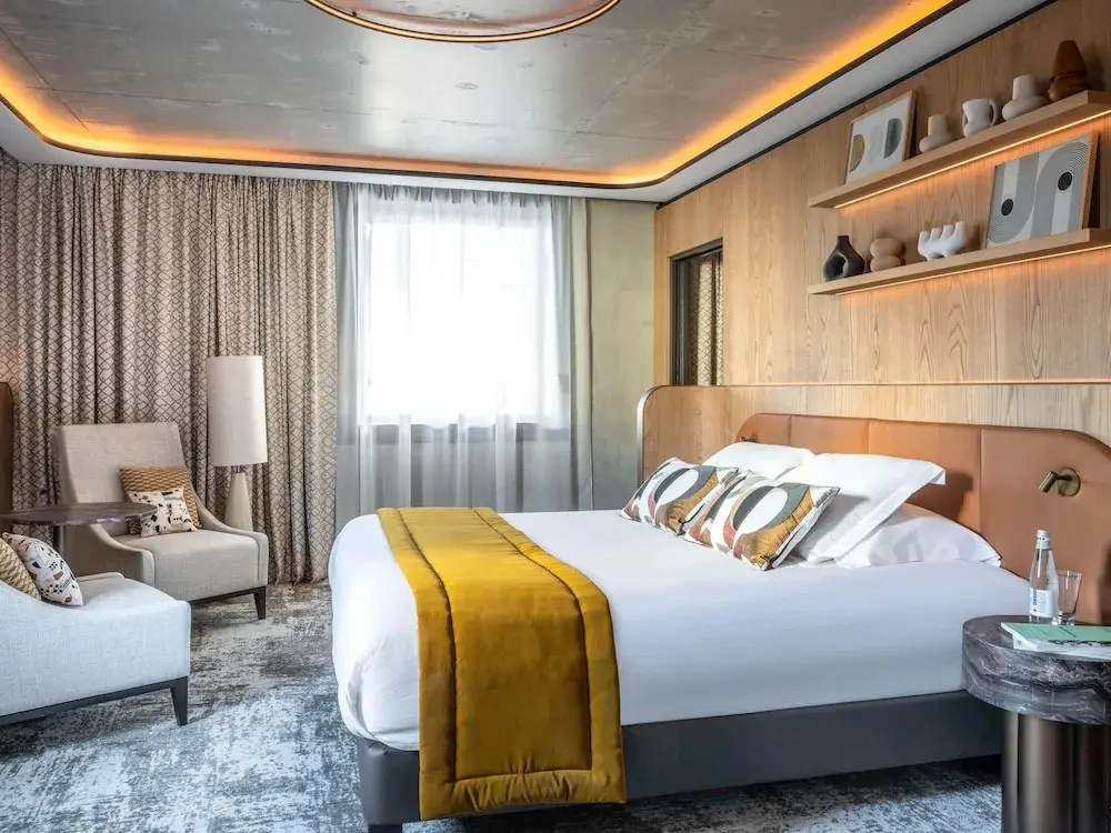 Double Suite (full double bed)