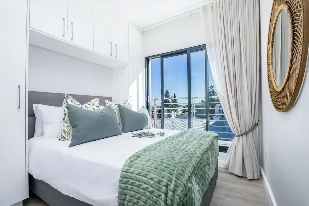 Standard Double room with pool view (twin beds)