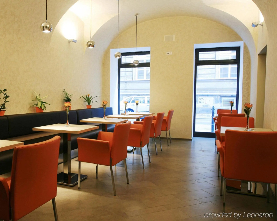 Food & Beverage