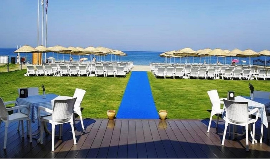 Beach & Waterfront