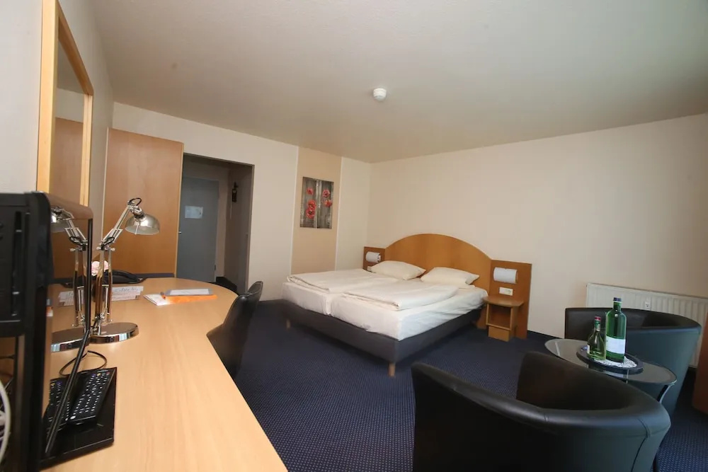 Asgard Hotel — 2