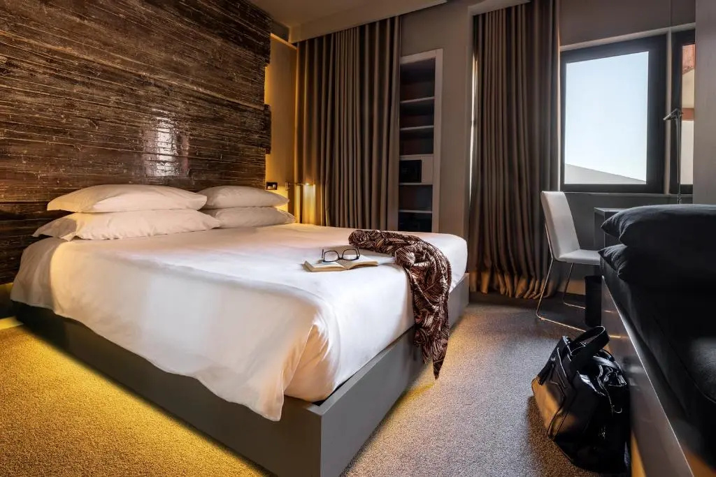 Economy room