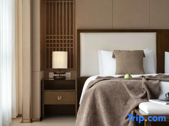 Executive Double room with city view (full double bed)