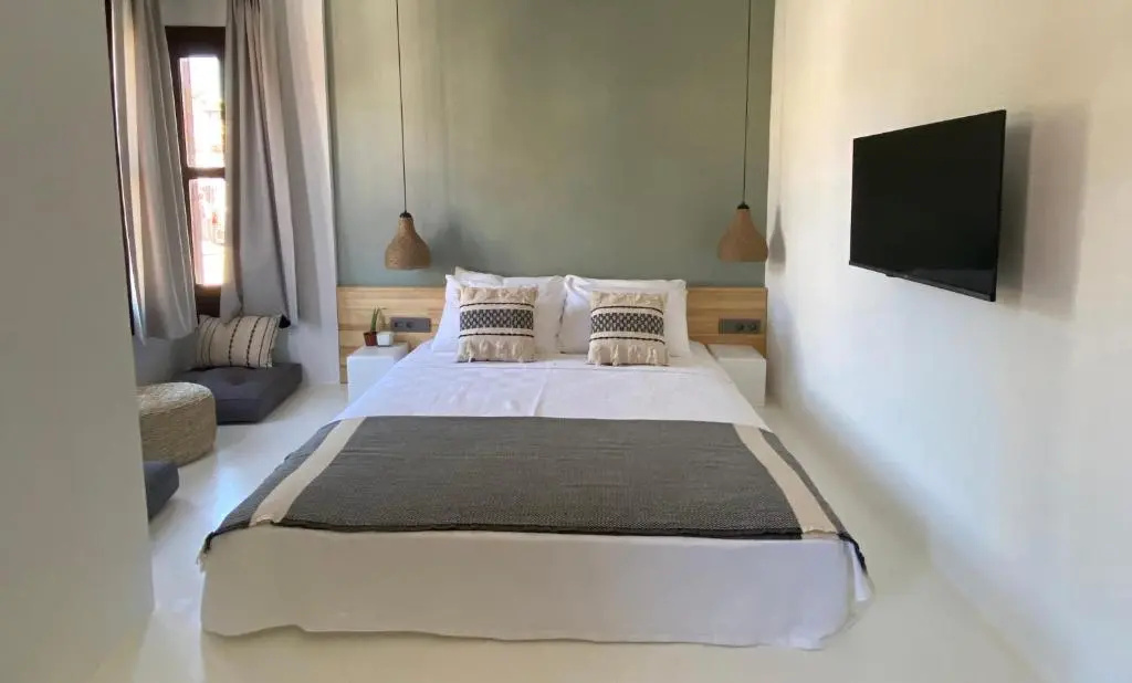 Superior Double room (full double bed)