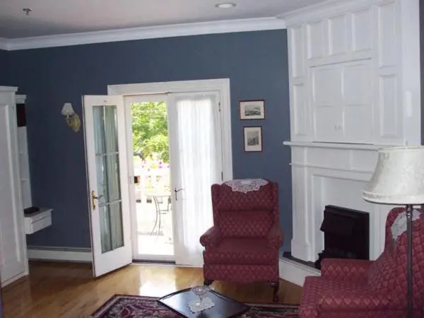 Deluxe Double Suite (full double bed)
