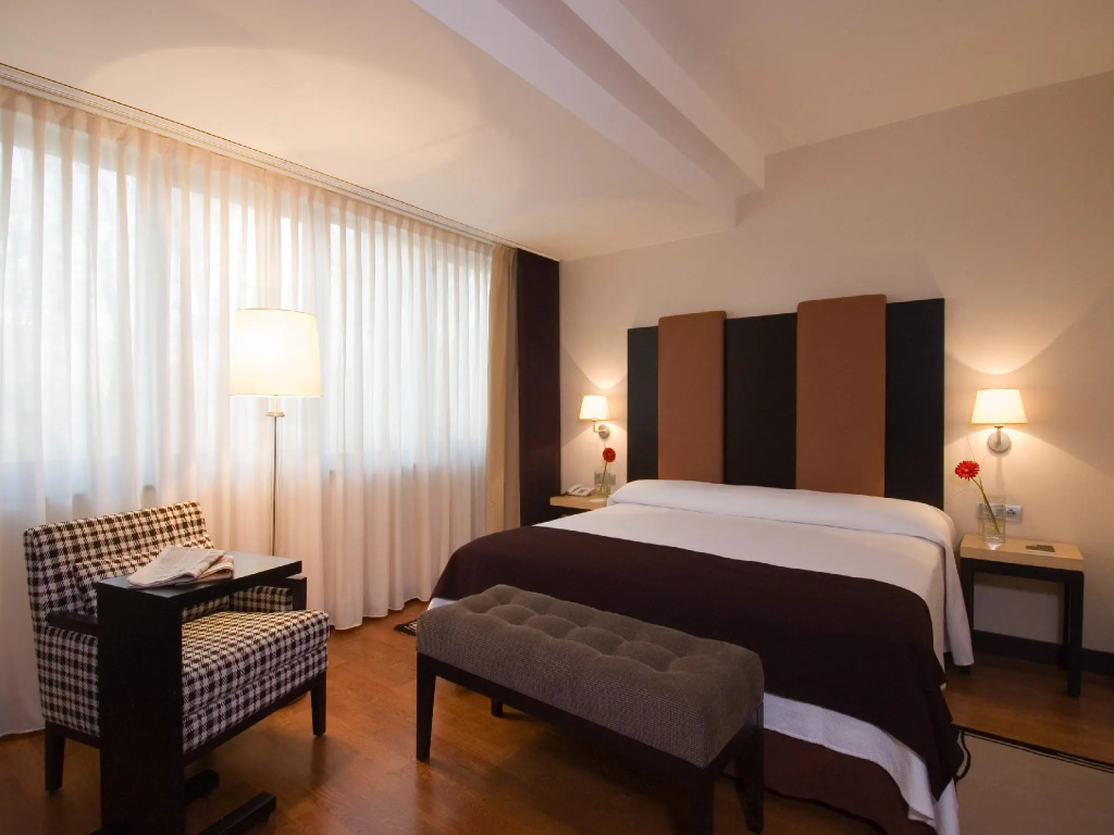 Standard room with view