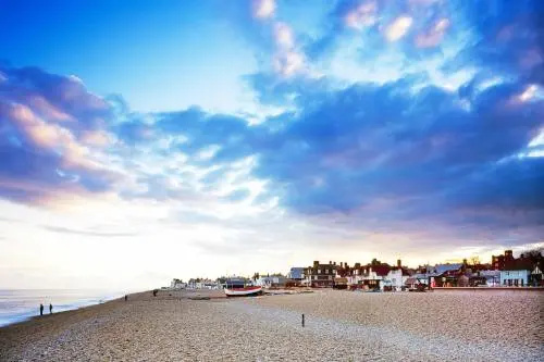 Beach & Waterfront
