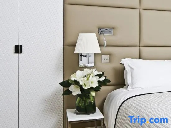 Hotel R de Paris 95