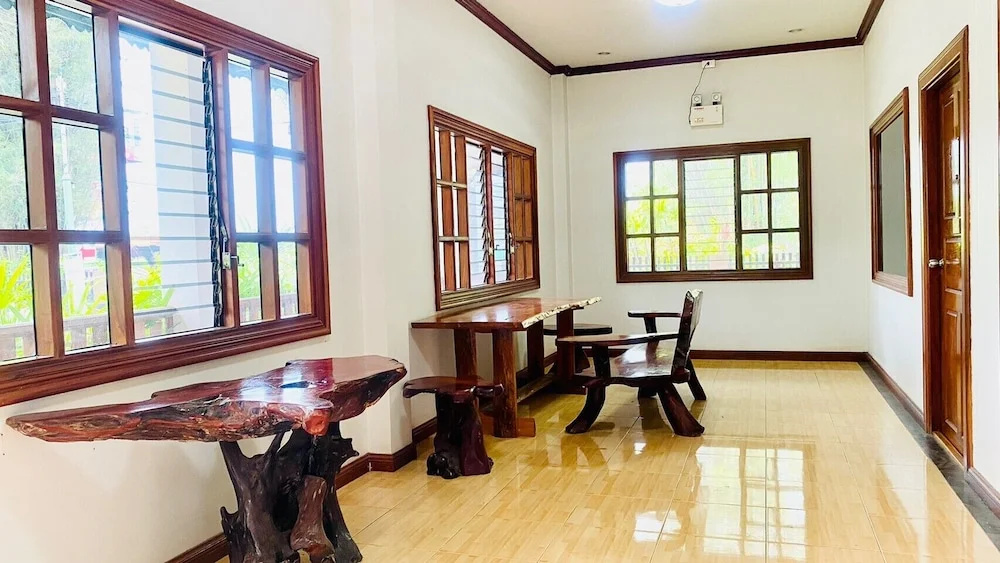 Phuphan Park Hotel - Chambres