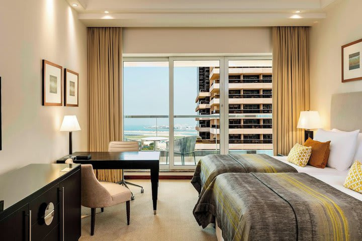 Двухместный номер Superior Deluxe (2 отдельные кровати) в Grosvenor House, a Luxury Collection Hotel, Dubai